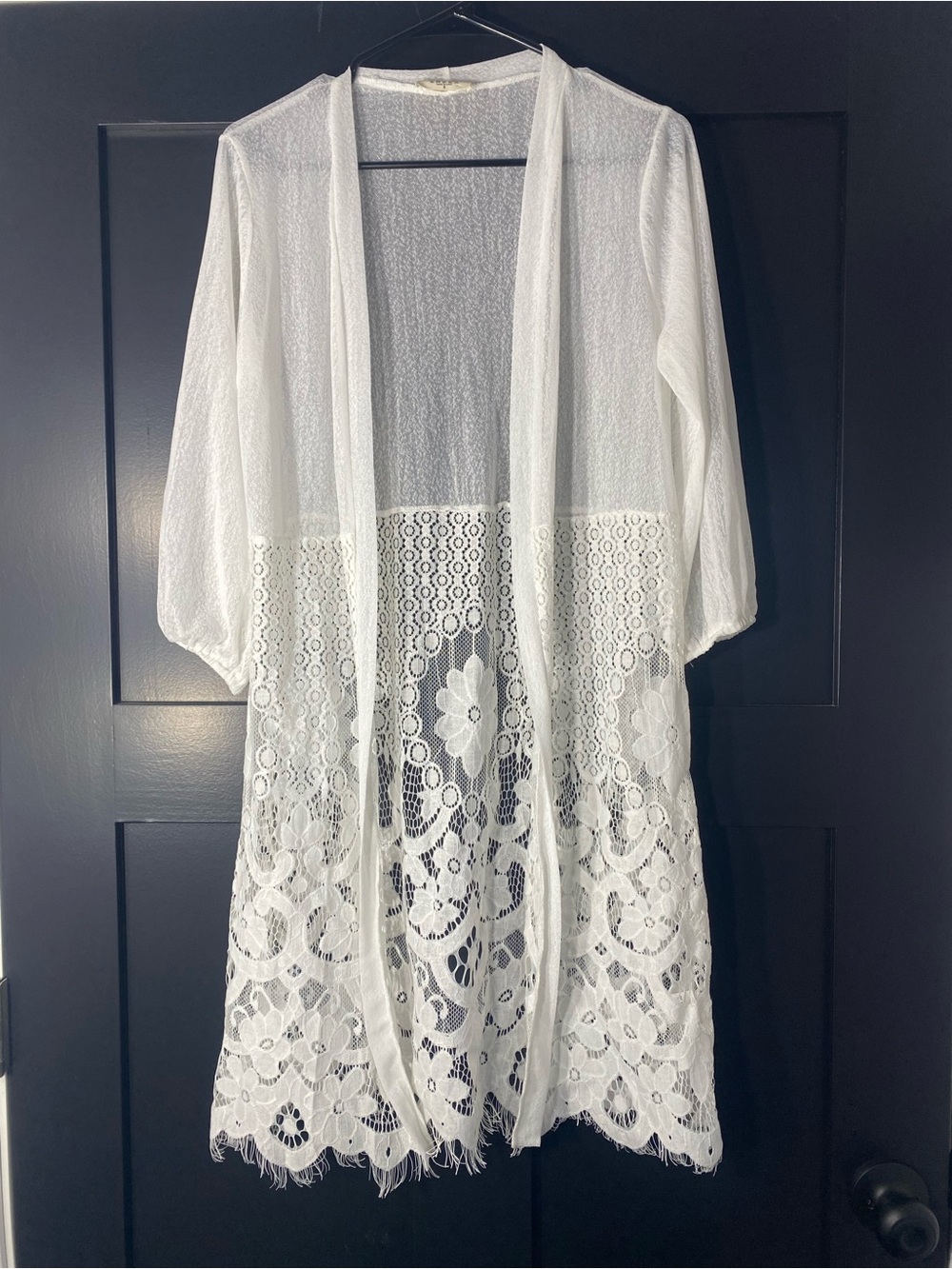 4/$16 Ember White Kimono
